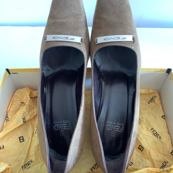 Vintage Fendi Scarpe Camel Suede Pumps - Picture 8 of 10